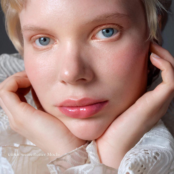 Le Chouchou Exfoliating + Softening Peptide Lip Balm Butter Mochi - EADEM