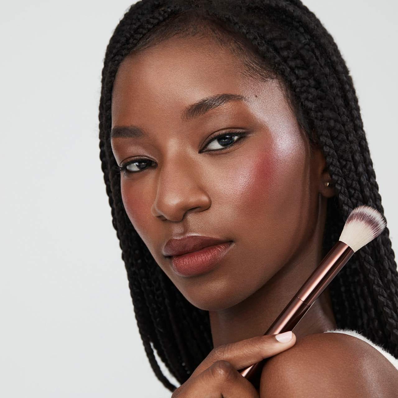 No. 15 Blush Brush - Hourglass